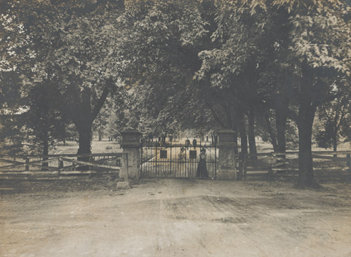 Broad Street entrance to Vanderbilt campus 1900